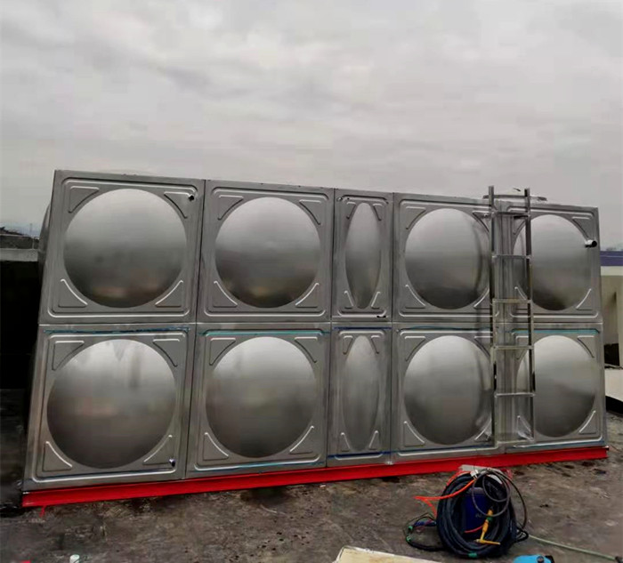 不銹鋼水箱的內(nèi)件材質(zhì)是什么?